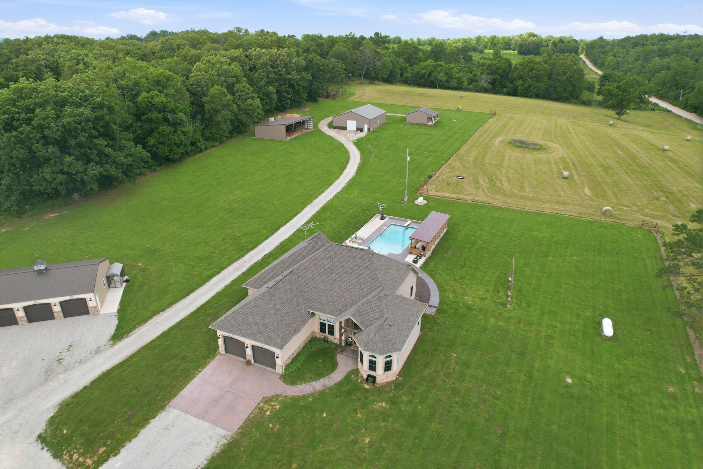 833 State Rte AM Cabool, MO 65689 - Photo 4 of 64 Southern Missouri Home for Sale