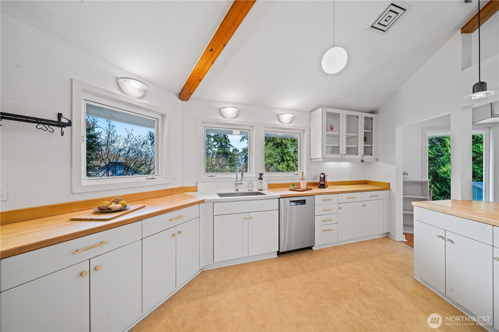 8802 Southwest Soper Road Vashon, WA 98070 - Photo 9 of 35