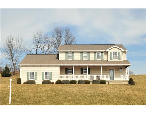 102 Ruth Lane Valencia, PA 16059 - Photo 1 of 14 Exterior Front.