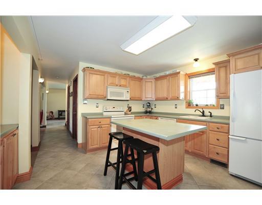 102 Ruth Lane Valencia, PA 16059 - Photo 4 of 14 Kitchen.
