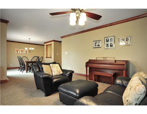 102 Ruth Lane Valencia, PA 16059 - Photo 7 of 14 Family Room.