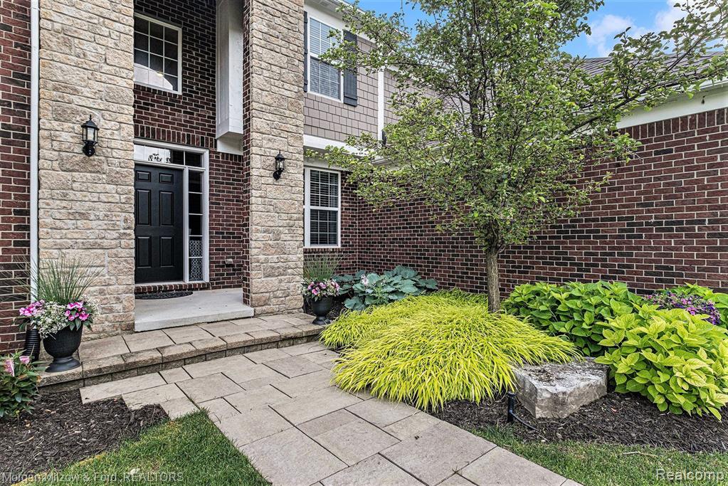 6941 Oakhurst Ridge Road Clarkston, MI 48348 - Photo 4 of 59