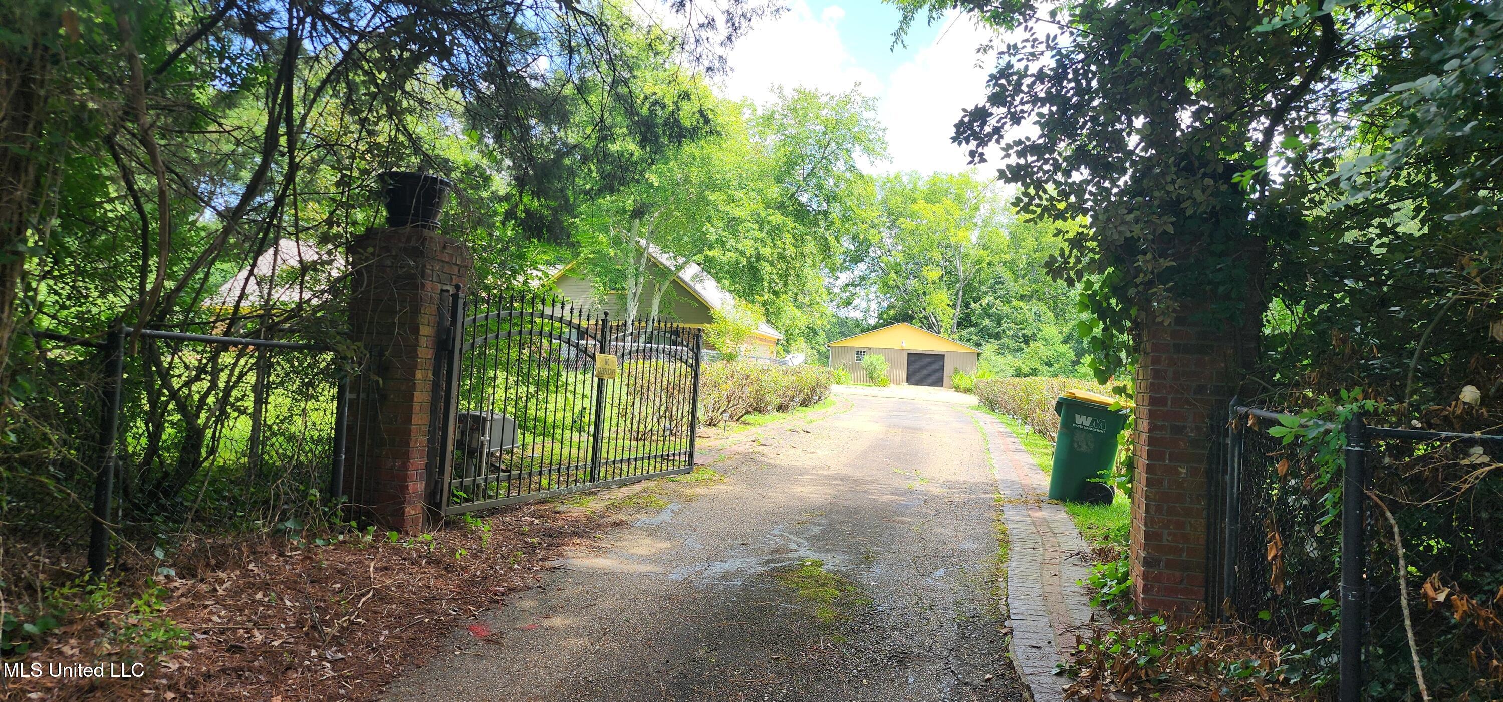 1920 West County Line Road Ridgeland, MS 39157 - Photo 22 of 30 20250630_111905