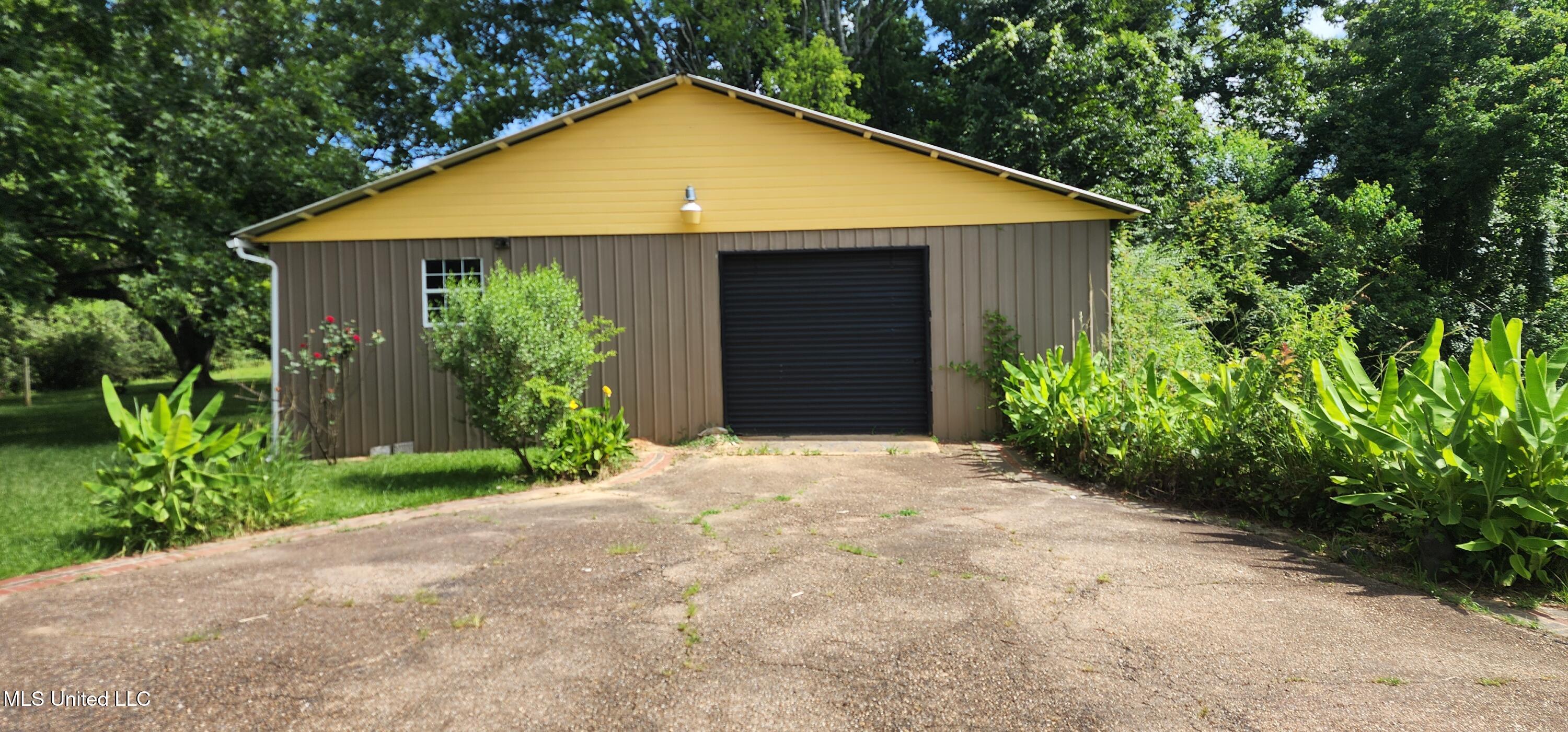 1920 West County Line Road Ridgeland, MS 39157 - Photo 6 of 30 20250630_103610