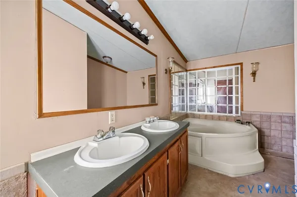 $290,000 | 15401 Loblolly Lane, Windsor, VA 23487