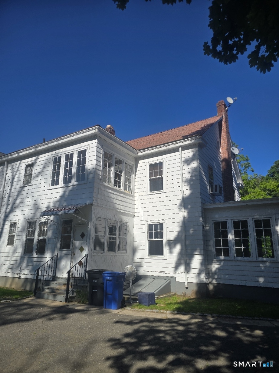 197 Ridgefield Street Hartford, CT 06112 - Photo 2 of 23