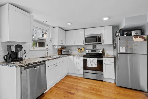 $3,200 | 29 Everett Street, Boston, MA 02128