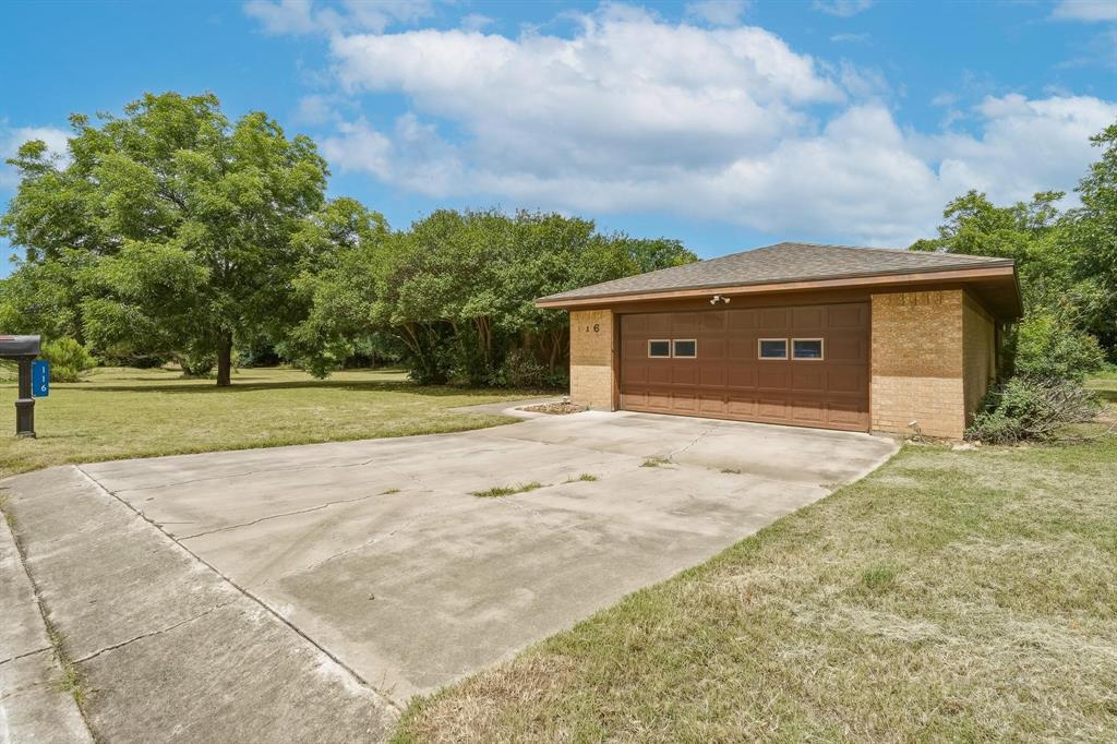116 Greentree Circle Early, TX 76802 - Photo 3 of 40