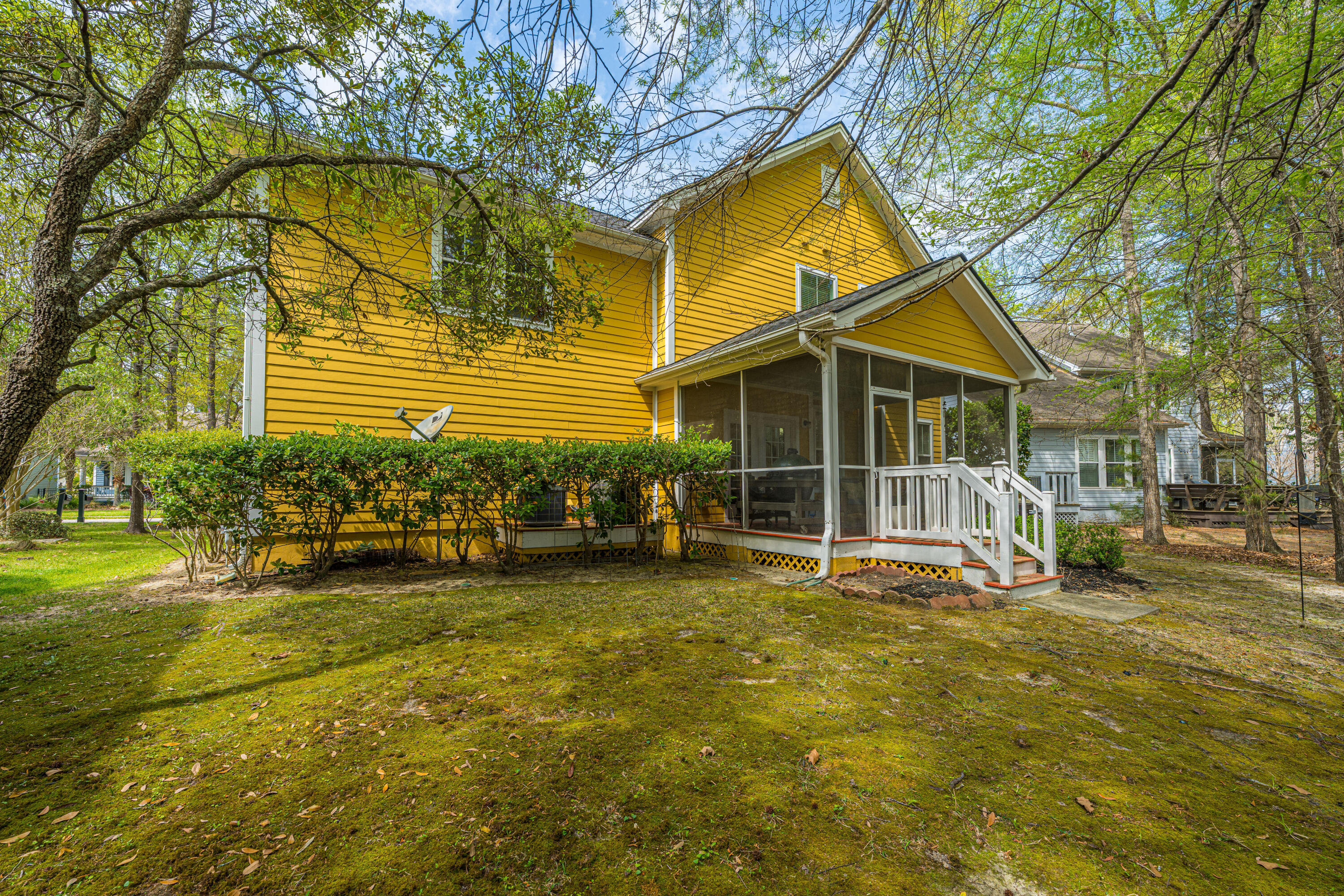 1903 Hall Point Road Mount Pleasant, SC 29466 - Photo 24 of 34 1903HallPointRd052