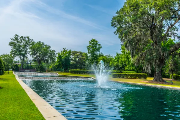 $889,000 | 1903 Hall Point Road, Mount Pleasant, SC 29466