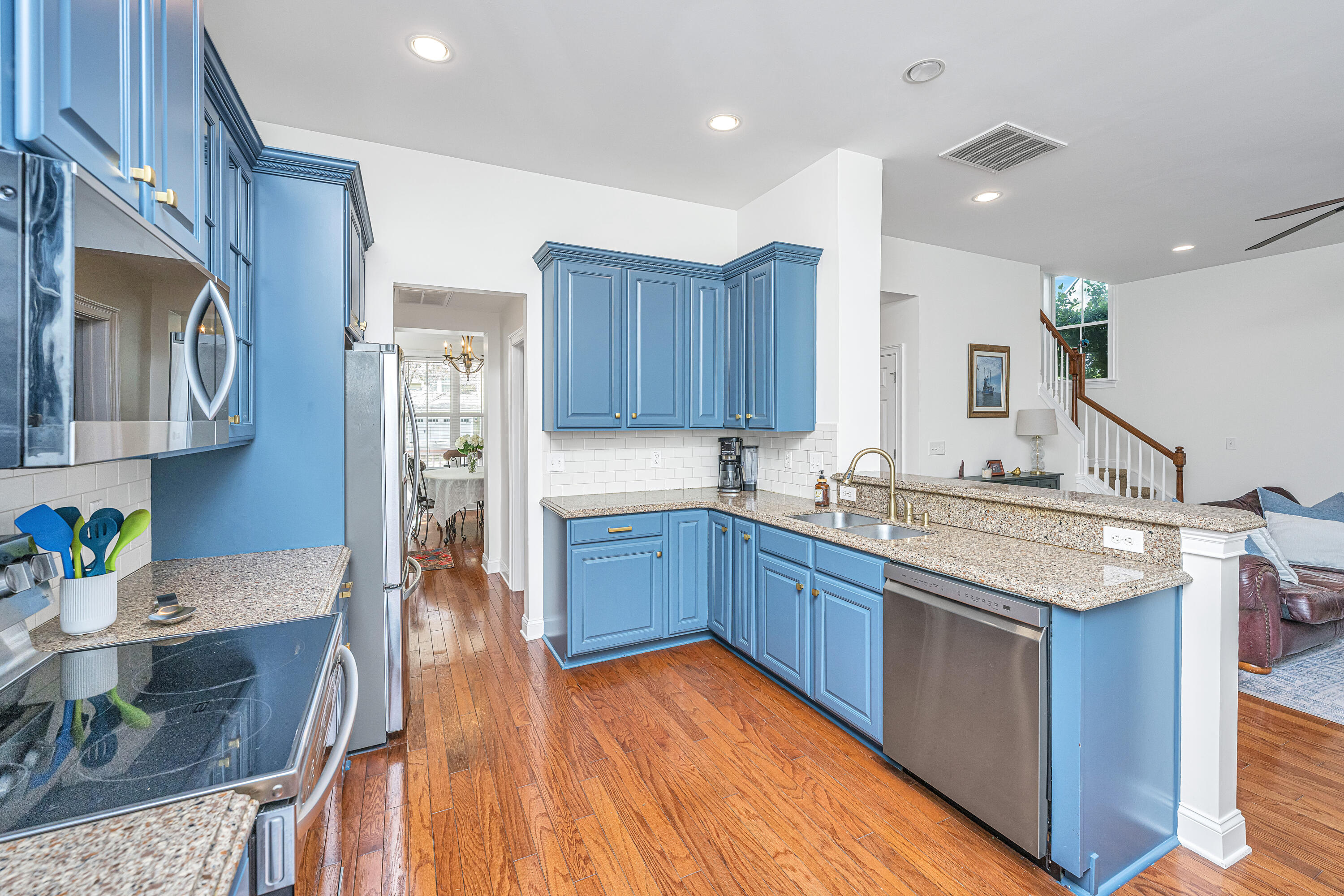 1903 Hall Point Road Mount Pleasant, SC 29466 - Photo 9 of 34 1903HallPointRd024