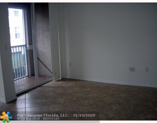 6416 West Sample Road, Unit B 6 Coral Springs, FL 33067 - Photo 3 of 15 Living Room