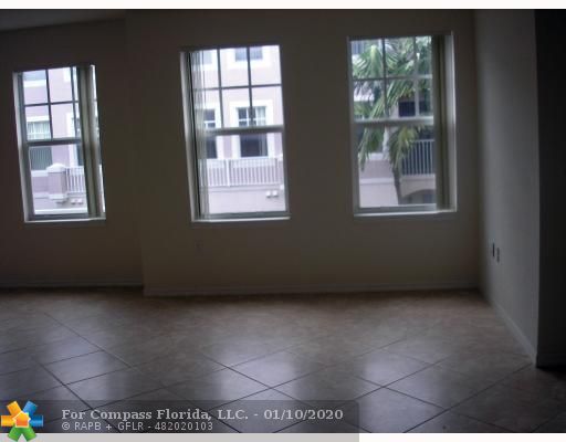 6416 West Sample Road, Unit B 6 Coral Springs, FL 33067 - Photo 4 of 15 Living Room