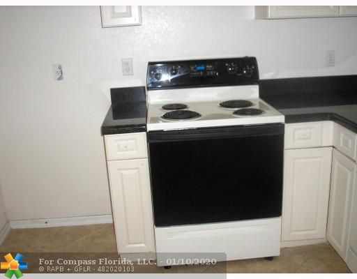6416 West Sample Road, Unit B 6 Coral Springs, FL 33067 - Photo 8 of 15 Kitchen