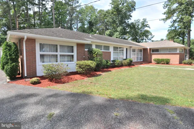 $300,000 | 18 Greenway Avenue, Pocomoke City, MD 21851