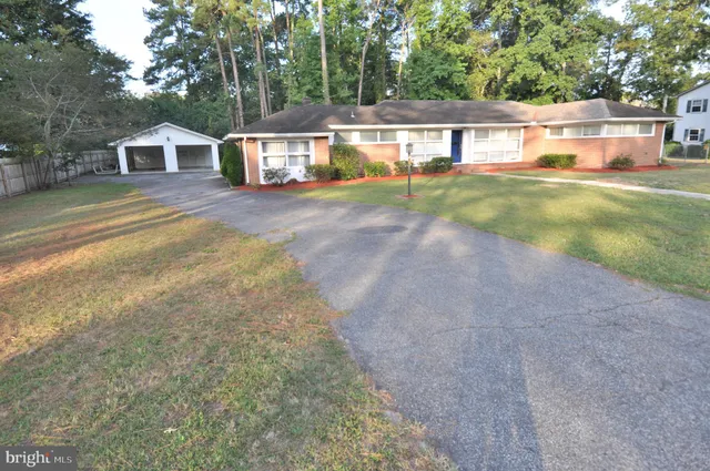 $300,000 | 18 Greenway Avenue, Pocomoke City, MD 21851