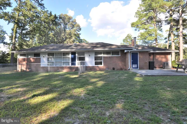 $300,000 | 18 Greenway Avenue, Pocomoke City, MD 21851