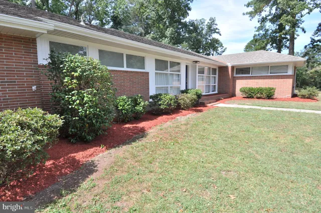 $300,000 | 18 Greenway Avenue, Pocomoke City, MD 21851