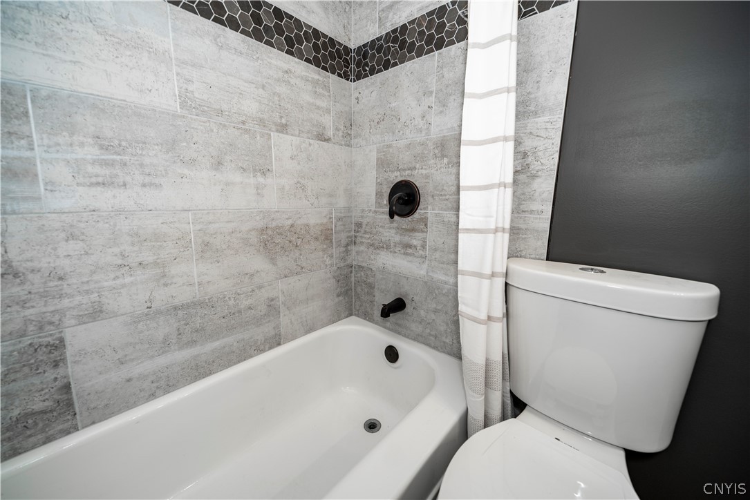 52 Cherry Tree Circle Clay, NY 13090 - Photo 27 of 38 Full upstairs bath.