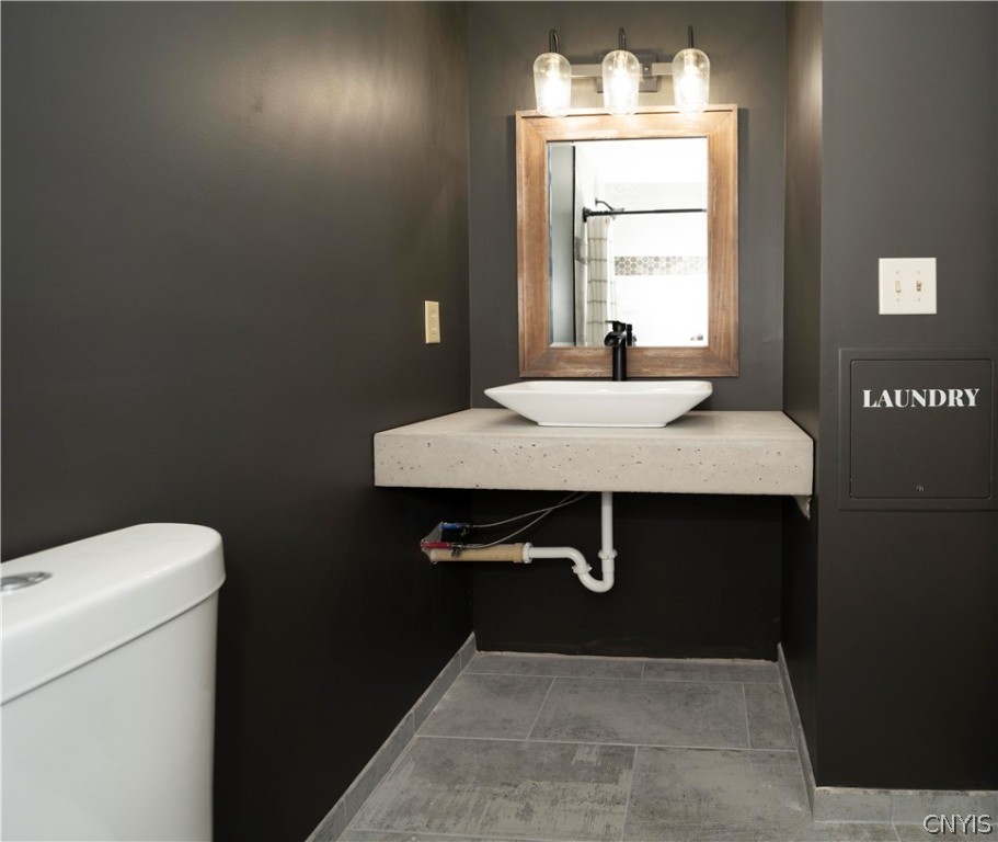 52 Cherry Tree Circle Clay, NY 13090 - Photo 29 of 38 Full bath upstairs.