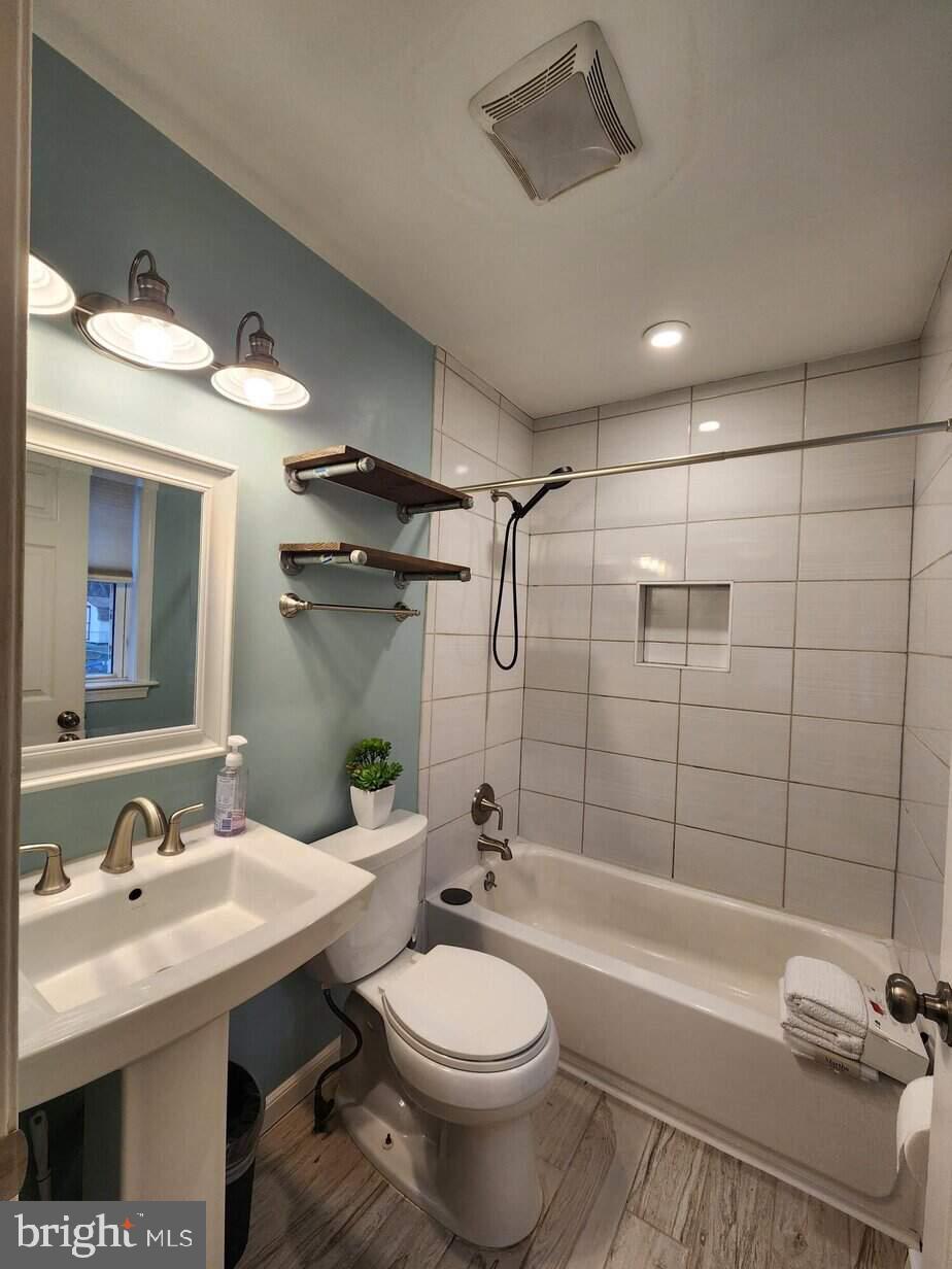 1211 Shesley Road Edgewater, MD 21037 - Photo 11 of 17 Bathroom