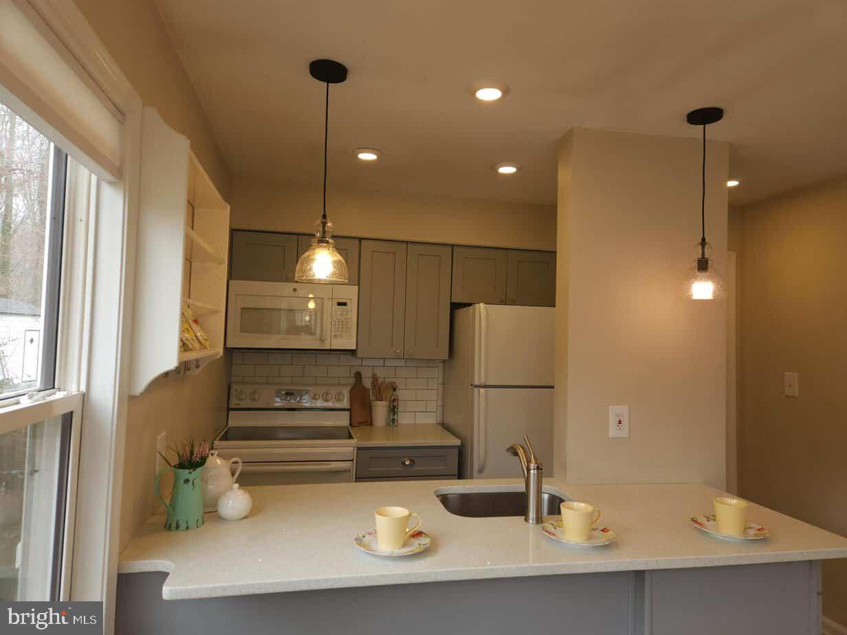 1211 Shesley Road Edgewater, MD 21037 - Photo 8 of 17 Kitchen