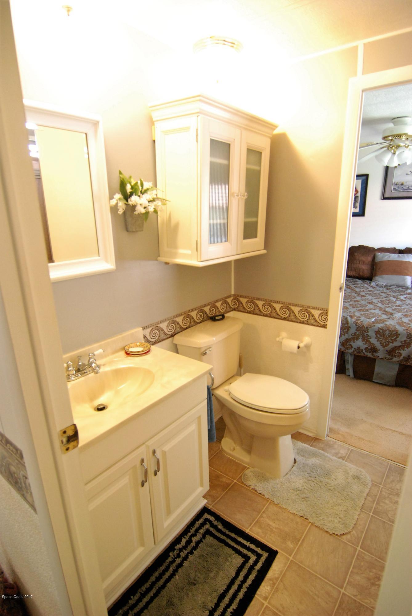 1788 Mango Street Northeast Palm Bay, FL 32905 - Photo 11 of 16 Guest bath