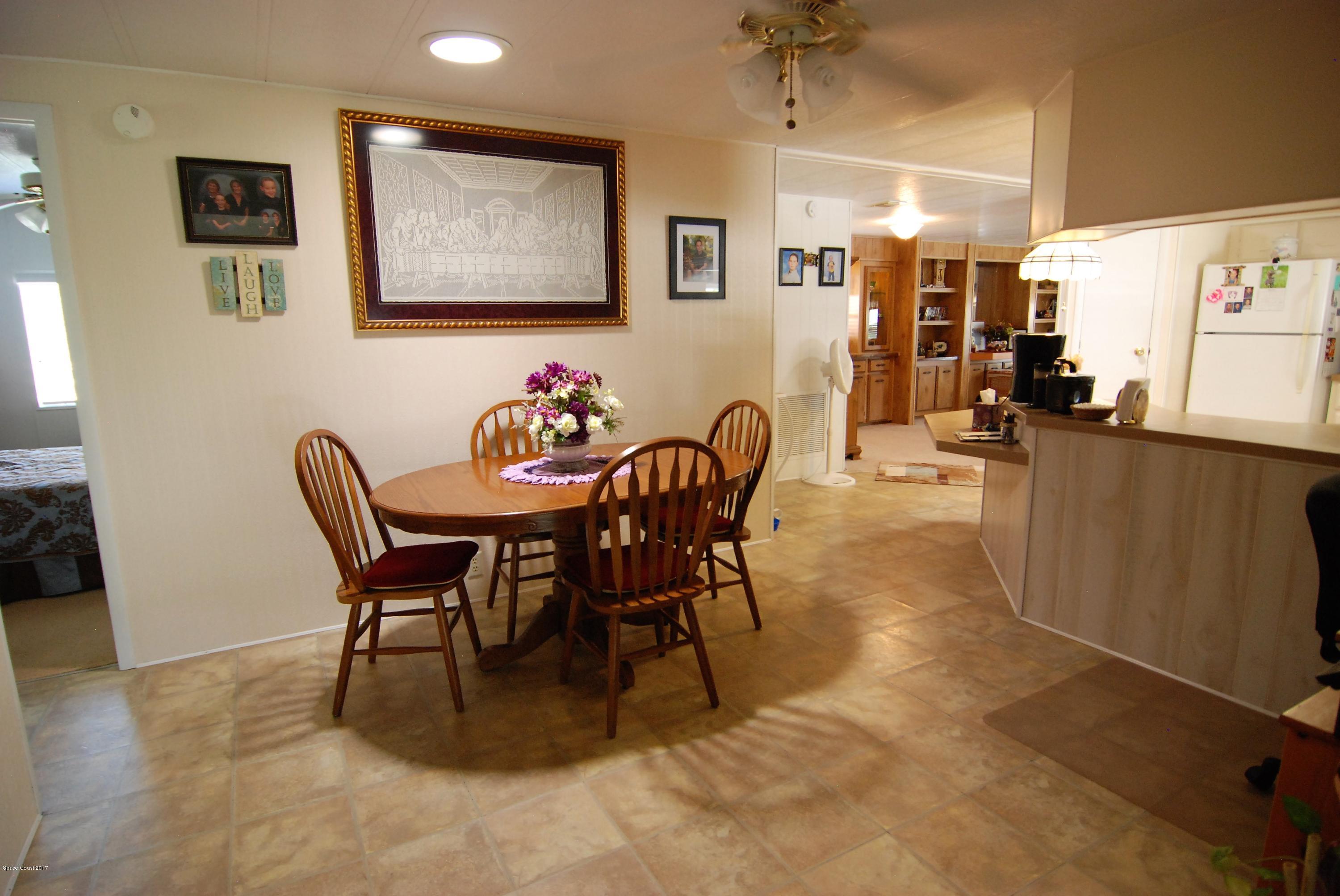 1788 Mango Street Northeast Palm Bay, FL 32905 - Photo 3 of 16 Dining