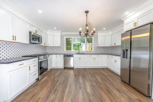 $412,500 | 8 Bonnie Lane, Waterbury, CT 06705