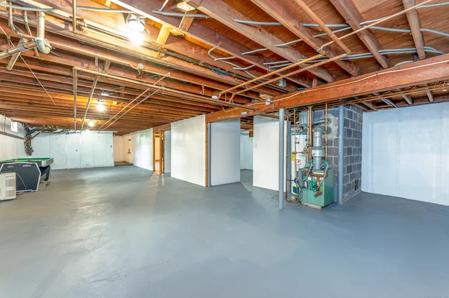 $412,500 | 8 Bonnie Lane, Waterbury, CT 06705