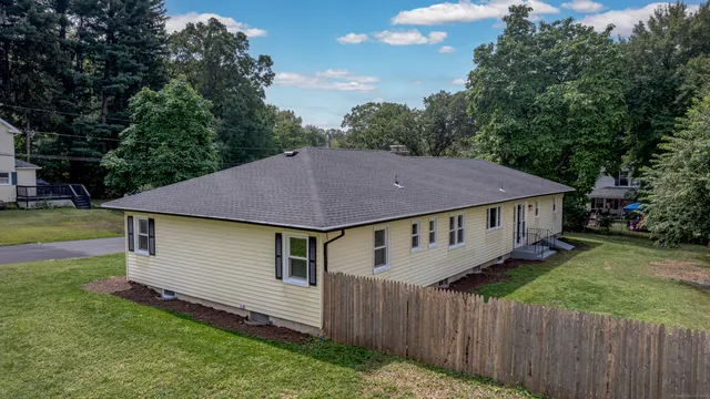 $412,500 | 8 Bonnie Lane, Waterbury, CT 06705