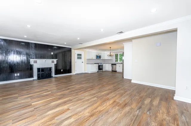 $412,500 | 8 Bonnie Lane, Waterbury, CT 06705