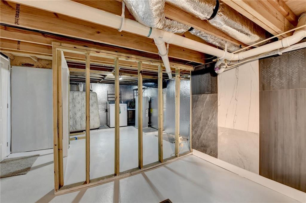 6654 Covington Road Lithonia, GA 30058 - Photo 25 of 39 a view of entryway