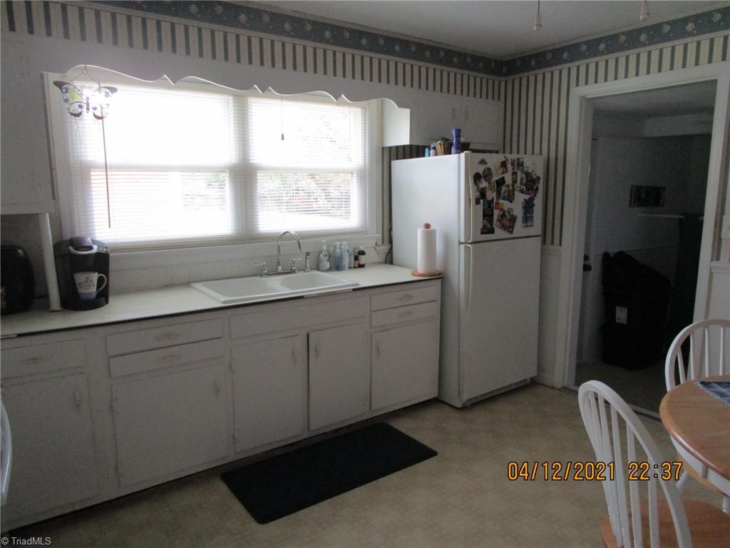 1632 Larkin Street High Point, NC 27262 - Photo 9 of 27 Gallery Image 9