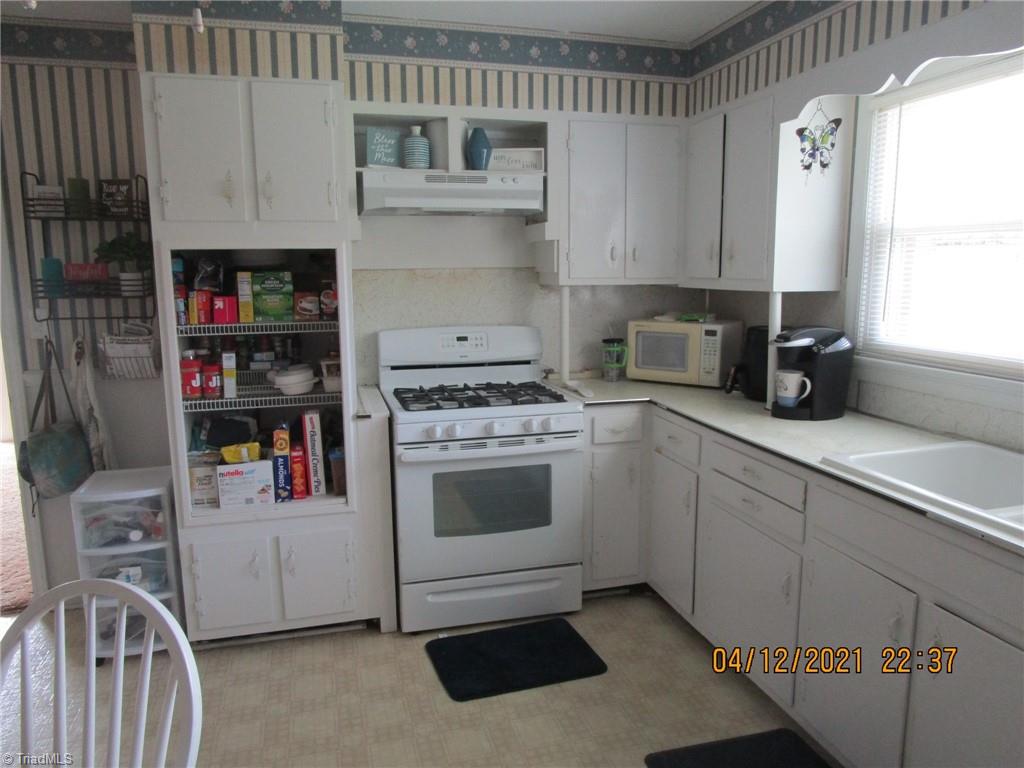 1632 Larkin Street High Point, NC 27262 - Photo 10 of 27 Gallery Image 10