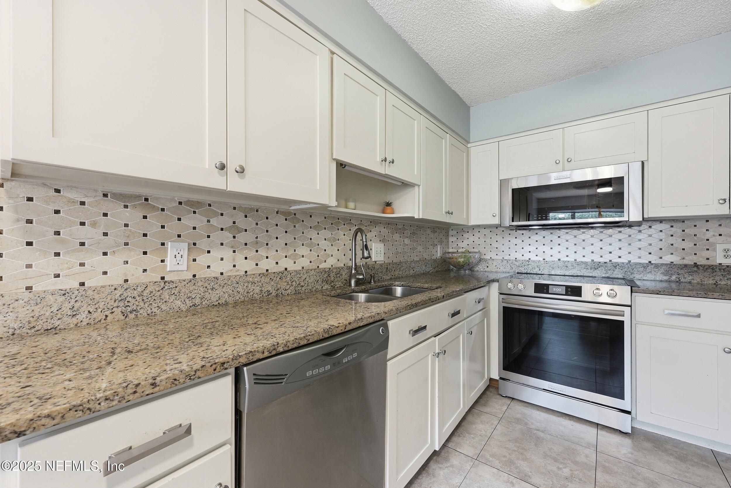 4862 Latimer Road South Jacksonville, FL 32257 - Photo 15 of 39 the real estateographers_011