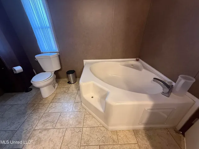 $135,000 | 207 Sea Island Drive, Vicksburg, MS 39183