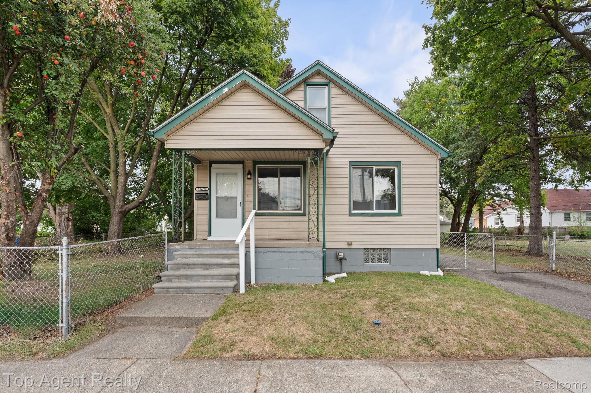11453 Rivard Avenue Warren, MI 48089 - Photo 4 of 38 4-web-or-mls-11453 Rivard Ave_013.jpg