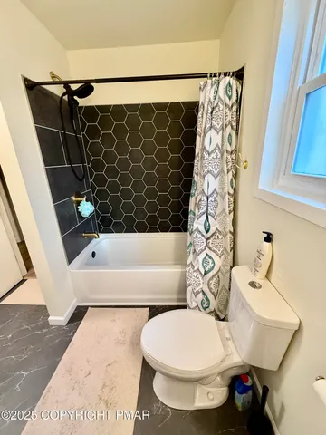 $2,200 | 2160 Titania Road, Tobyhanna, PA 18466