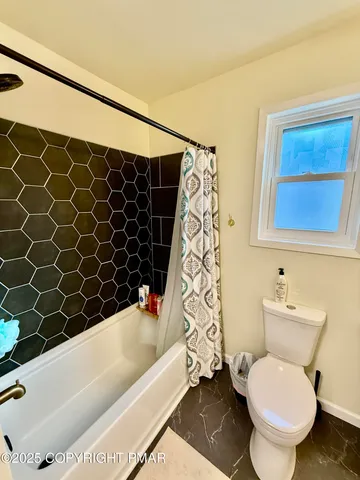 $2,200 | 2160 Titania Road, Tobyhanna, PA 18466