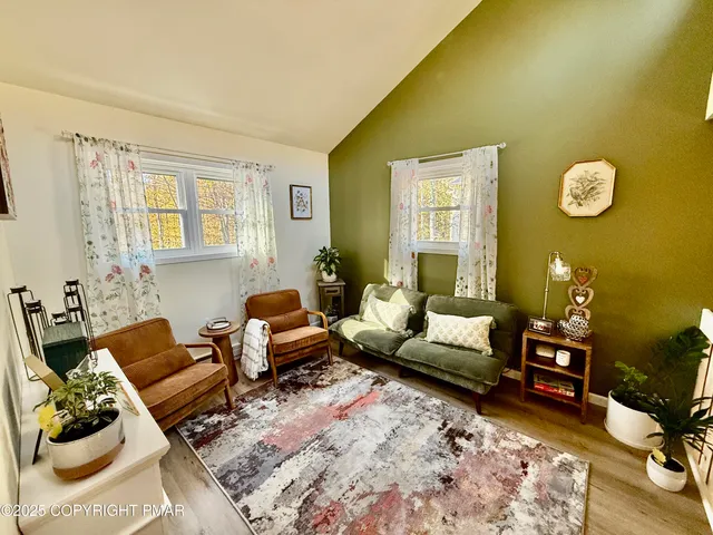 $2,200 | 2160 Titania Road, Tobyhanna, PA 18466