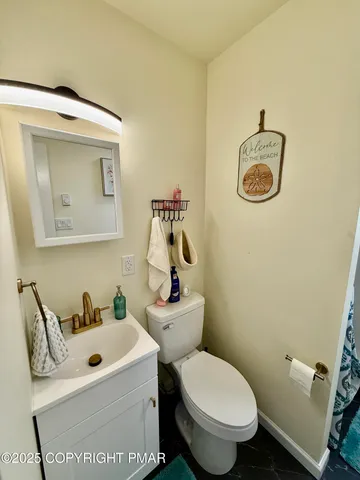 $2,200 | 2160 Titania Road, Tobyhanna, PA 18466