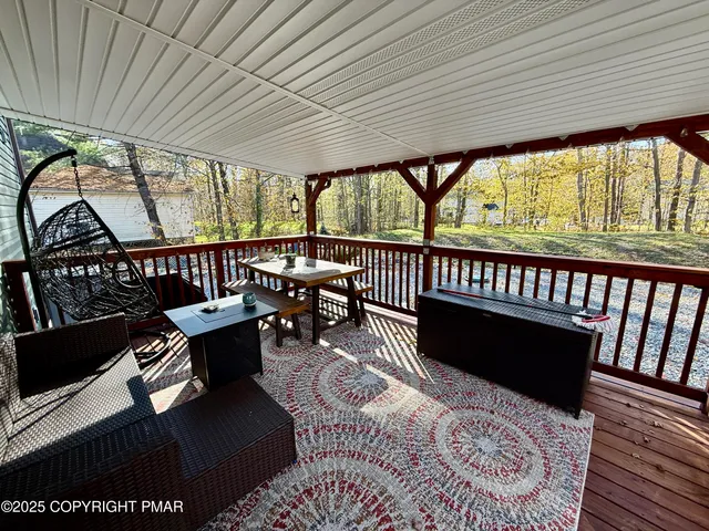 $2,200 | 2160 Titania Road, Tobyhanna, PA 18466