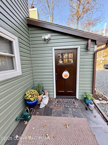 $2,200 | 2160 Titania Road, Tobyhanna, PA 18466