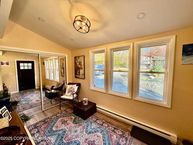 $2,200 | 2160 Titania Road, Tobyhanna, PA 18466