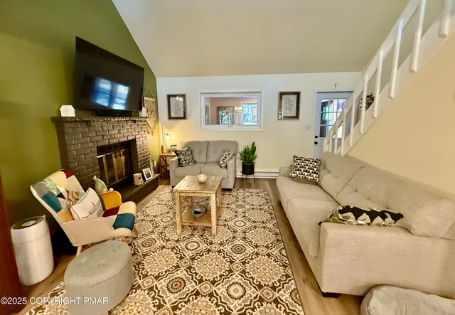 $2,200 | 2160 Titania Road, Tobyhanna, PA 18466