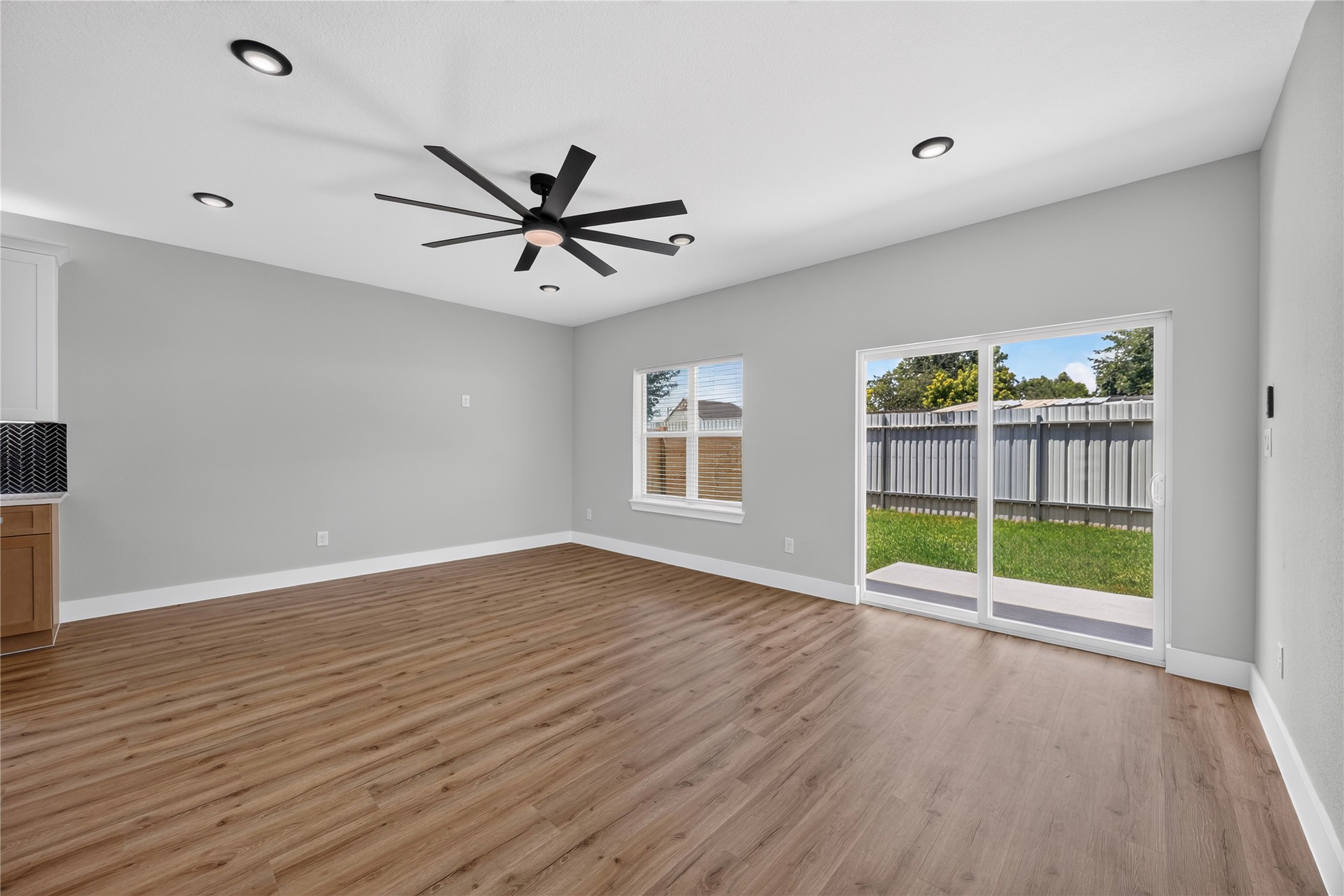 1836 Ferguson Way, Unit B Houston, TX 77088 - Photo 5 of 14 Gallery Image 5