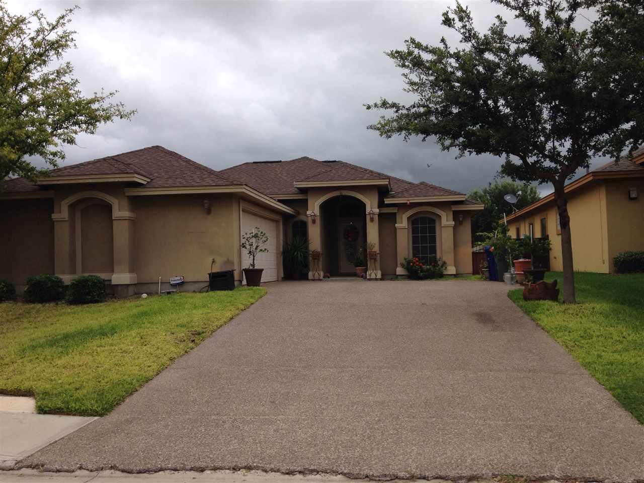 2096 Lima Loop Laredo, TX 78045 - Photo 1 of 7 Gallery Image 1