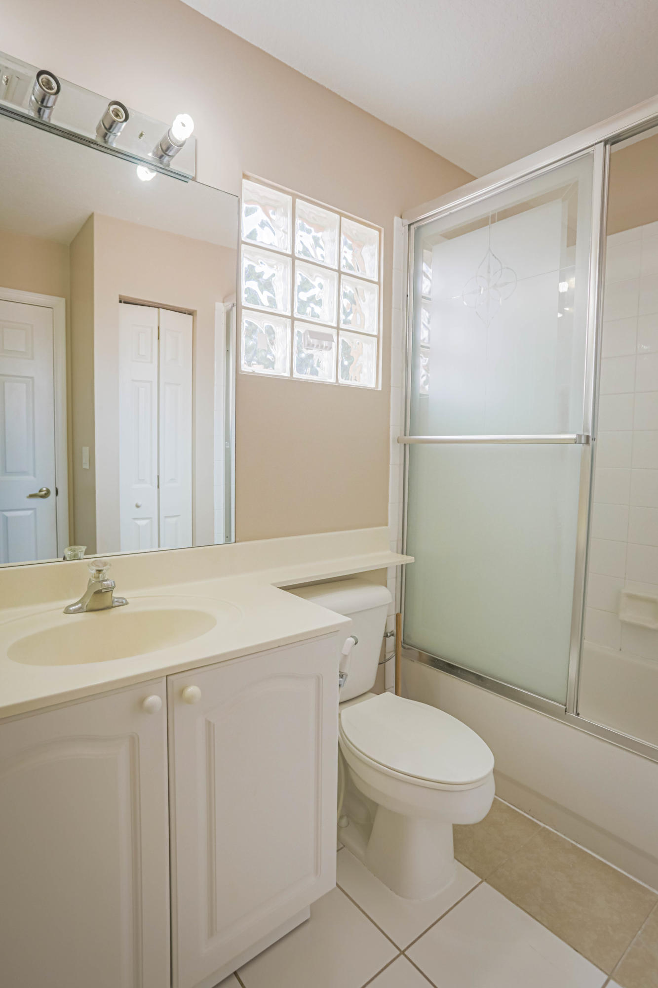 5218 Edenwood Road Riviera Beach, FL 33418 - Photo 17 of 31 0070_7133