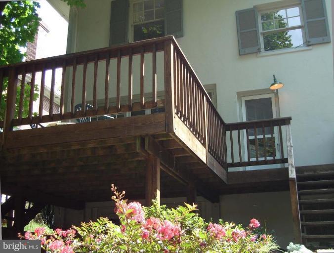3926 Cloverhill Road Baltimore, MD 21218 - Photo 19 of 24 a view of a balcony with flower pots